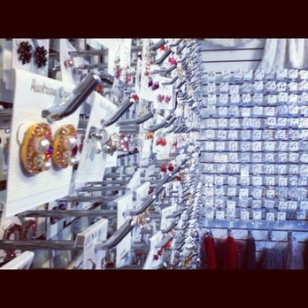 Fervale Jewelry - variety of earrings - Jewelry Near Me - Chicago, Illinois Fervale Jewelry - variety of earrings - Jewelry Near Me - Chicago, Illinois