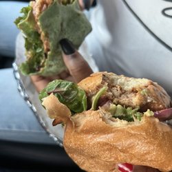 Blendzville Cafe - Salmon Burger