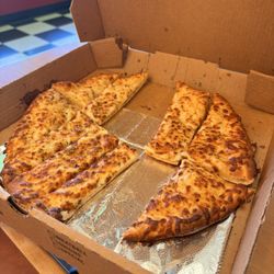 Bella's Pizzeria - Cheesy Bread