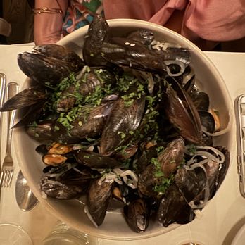 Brasserie Bernard - Brasserie Bernard - More Moules - French Near Me - Montreal, Quebec Brasserie Bernard - Brasserie Bernard - More Moules - French Near Me - Montreal, Quebec