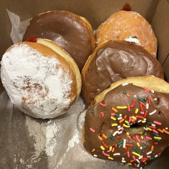 Red Donut Shop - Donuts Near Me - Clemmons, North Carolina