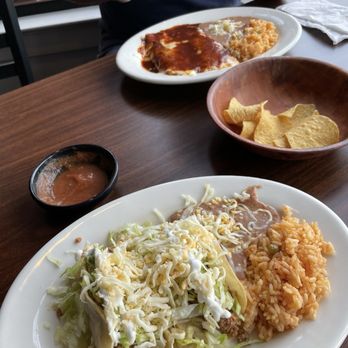 Villa Y Zapata - $10 Mexican tacos , GB enchiladas back there. GOOD FOOD ALERT!!!! - Mexican Near Me - Cleveland, Ohio Villa Y Zapata - $10 Mexican tacos , GB enchiladas back there. GOOD FOOD ALERT!!!! - Mexican Near Me - Cleveland, Ohio