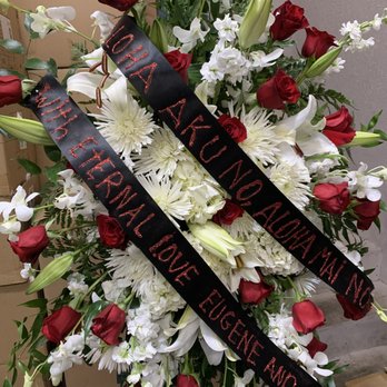 Bouquet D'amour - Florists Near Me