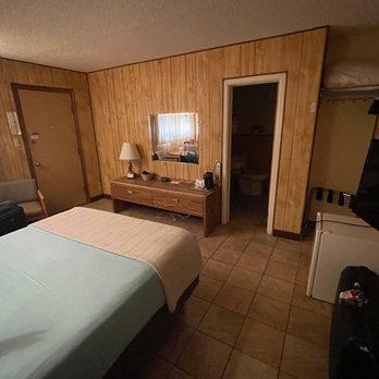 White Eagle Inn - Guest room interior - Hotels Near Me - Cortez, Colorado