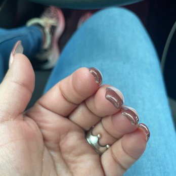 Genova Nail Spa - Nail Salons Near Me - Pearland, Texas