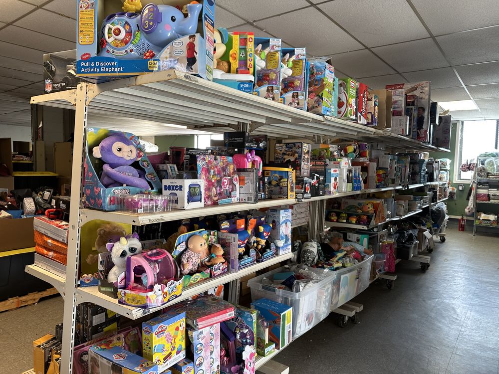 BARGAIN BINGERS Updated October 2024 719 Campbell Ave, West Haven, Connecticut Discount