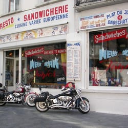 New York - Front de rue du snack restaurant  NEW YORK JUNIOR de Bruxelles