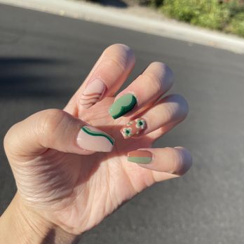 Lavish Nails & Spa - Nail Technicians Near Me - Thousand Oaks, California Lavish Nails & Spa - Nail Technicians Near Me - Thousand Oaks, California