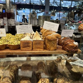 maman - Bakery display case - Breakfast & Brunch Near Me - Bethesda, Maryland