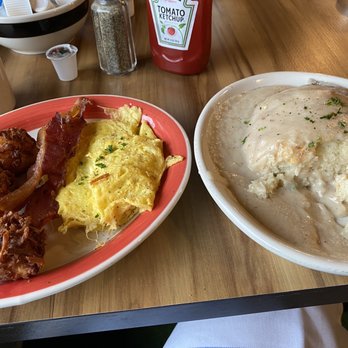 The Tipsy Biscuit - B & G half platter with tater tots - Breakfast & Brunch Near Me - Goshen, Indiana The Tipsy Biscuit - B & G half platter with tater tots - Breakfast & Brunch Near Me - Goshen, Indiana