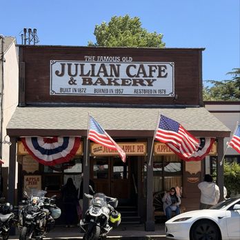 Julian Cafe - As American as Apple Pie! - Bakeries Near Me - Julian, California Julian Cafe - As American as Apple Pie! - Bakeries Near Me - Julian, California