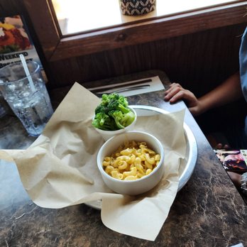 La Vernia's Den - Kids little cub Mac and cheese with steamed broccoli - Burgers Near Me - La Vernia, Texas La Vernia's Den - Kids little cub Mac and cheese with steamed broccoli - Burgers Near Me - La Vernia, Texas