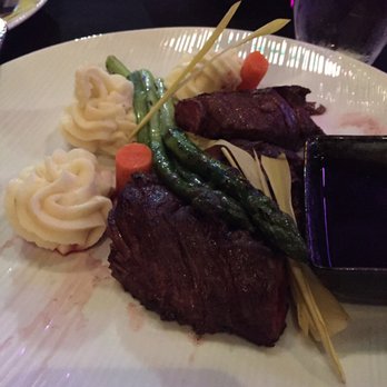 Feinstein's at the Nikko - Steak - good in taste small in portion - Piano Bars Near Me - San Francisco, California