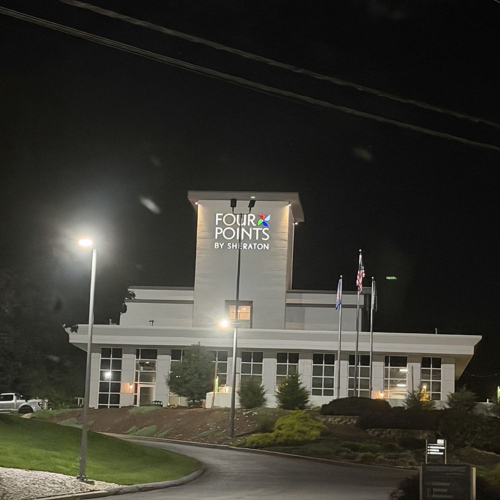 Four Points by Sheraton York - The hotel pull up free parking - Hotels Near Me - York, Pennsylvania Four Points by Sheraton York - The hotel pull up free parking - Hotels Near Me - York, Pennsylvania