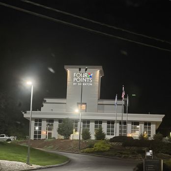 Four Points by Sheraton York - The hotel pull up free parking - Hotels Near Me - York, Pennsylvania Four Points by Sheraton York - The hotel pull up free parking - Hotels Near Me - York, Pennsylvania