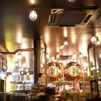 Manchester Smokehouse & Cellar - Interior - Smokehouse Near Me - Manchester, XGM