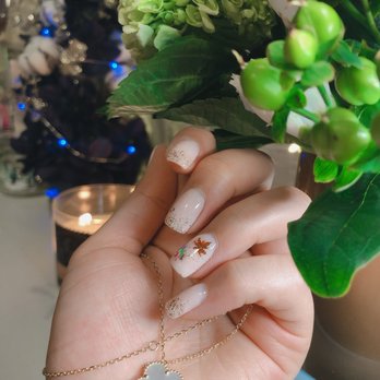 Cute Nails & Spa - Fall/festive leaves with sparkle ombre on natural dipping powder - Nail Salons Near Me - San Jose, California Cute Nails & Spa - Fall/festive leaves with sparkle ombre on natural dipping powder - Nail Salons Near Me - San Jose, California