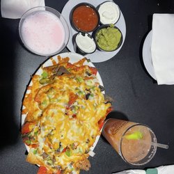 405 Pub & Grill - 405 nachos, paloma, cherry chocolate tini