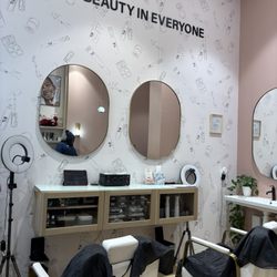 The Lip Bar