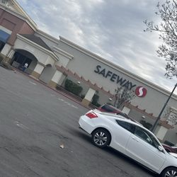 Safeway - Store front