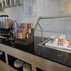 Acueducto Restaurant - Cereal bar