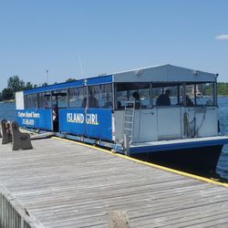 Boldt Castle - Tour boat.