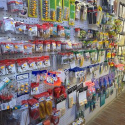 Lucas Food Mart - Now we are getting somewhere. Headed to the lake and forgot the tackle box. No prob