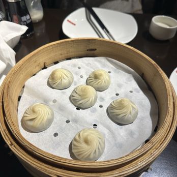 Din Tai Fung - Chocolate & Mochi Xiao Long Bao (6 each) - Taiwanese Near Me - Seattle, Washington