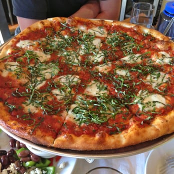 10 Barrel Brewing - Margherita Pizza - Breweries Near Me - Boise, Idaho 10 Barrel Brewing - Margherita Pizza - Breweries Near Me - Boise, Idaho