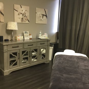 Complete Care Chiropractic - Therapeutic Massage Room - Chiropractors Near Me - Wilsonville, Oregon Complete Care Chiropractic - Therapeutic Massage Room - Chiropractors Near Me - Wilsonville, Oregon
