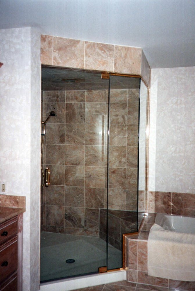 EDGEWATER GLASS COMPANY Updated September 2024 324 S Plaza Way