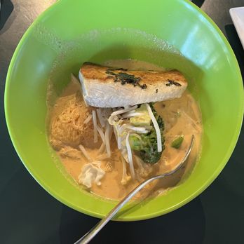 Joey's Kitchen Napili - Basil Fish bowl with noodles and red curry. YUM. - Filipino Near Me - Lahaina, Hawaii