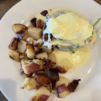 Alamo Cafe - 1/2 California Benedict (w/spinach instead of Avocado) - American Near Me - Alamo, California