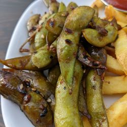 Fergus & Bix - Garlic chili edamame