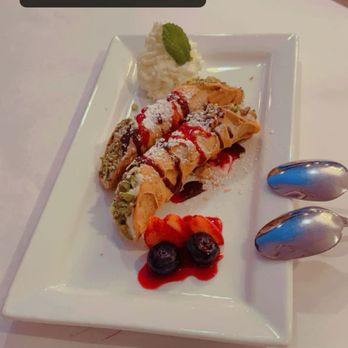 Fratelli's Trattoria - Cannolis - Pizza Near Me - Monona, Wisconsin Fratelli's Trattoria - Cannolis - Pizza Near Me - Monona, Wisconsin
