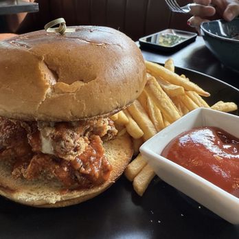 Four Leaves - Sweet heat fried chicken - Fish & Chips Near Me - Park Ridge, New Jersey