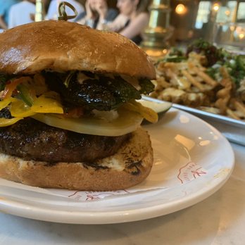 The Longfellow Bar - Longfellow burger - New American Near Me - Cambridge, Massachusetts