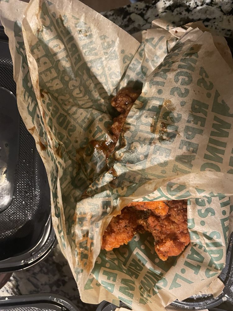 WINGSTOP Updated November 2024 911 Central Ave, Albany, New York