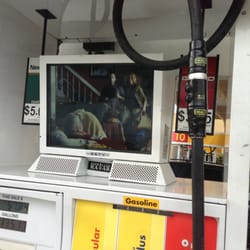 Shell  - Irritating TVs at pumps