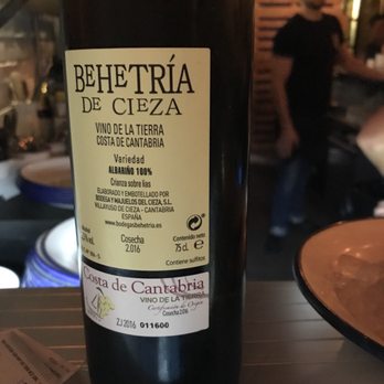 La Mar - Vino albariño de Cantabria - Tapas/Small Plates Near Me - Santander, S