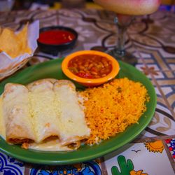 Don Bigotes Mexican Restaurant - Enchiladas blancas