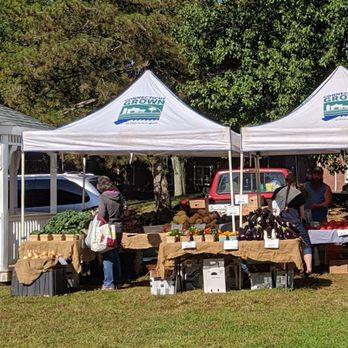 Ellington Farmers Market - Ellington Farmer's market: fresh veggies - Farmers Market Near Me - Ellington, Connecticut Ellington Farmers Market - Ellington Farmer's market: fresh veggies - Farmers Market Near Me - Ellington, Connecticut