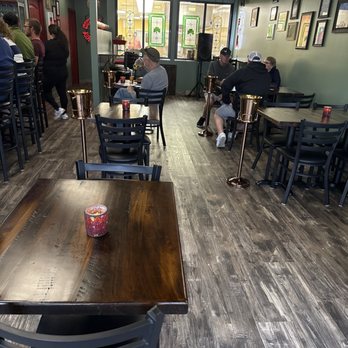 Independent Pub - Dining area - Irish Pub Near Me - Cape Coral, Florida Independent Pub - Dining area - Irish Pub Near Me - Cape Coral, Florida