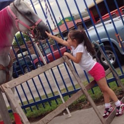 Tia Pancha - Aquí la hija d mi amiga antes d subirse el caballito para las fotos