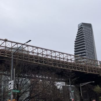 Brooklyn Bridge - Landmarks & Historical Buildings Near Me - Brooklyn, New York