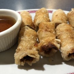 Jasmine Restaurant - Had the spring rolls and wonton soup.  Very good. Highly recommend.