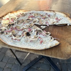Au Petit Bois Vert - Tarte flambé with mushrooms