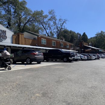 Oak Tree Mountain - Oak Tree Mountain parking lot (Sep 2022) - Amusement Parks Near Me - Oak Glen, California Oak Tree Mountain - Oak Tree Mountain parking lot (Sep 2022) - Amusement Parks Near Me - Oak Glen, California