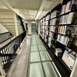 Carnegie Library of Pittsburgh, Main Library - Stairwell and stacks of books