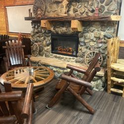 Little Wheels Restaurant - Cozy fire place in the lounge